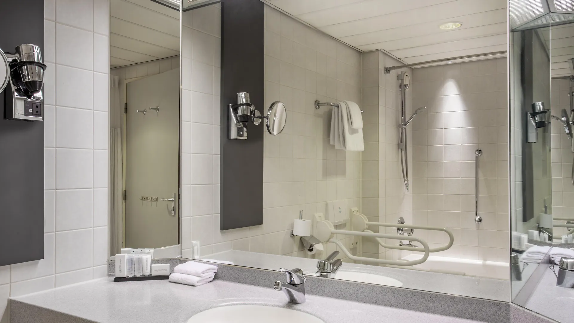 Crowne Plaza Amsterdam Airport Hotel Hoofddorp 4*,  Netherlands